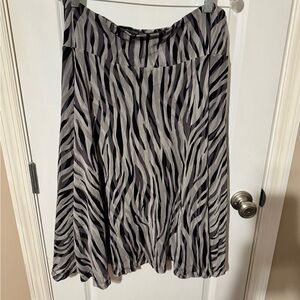 Madison Studio Black and Gray A-Line Skirt